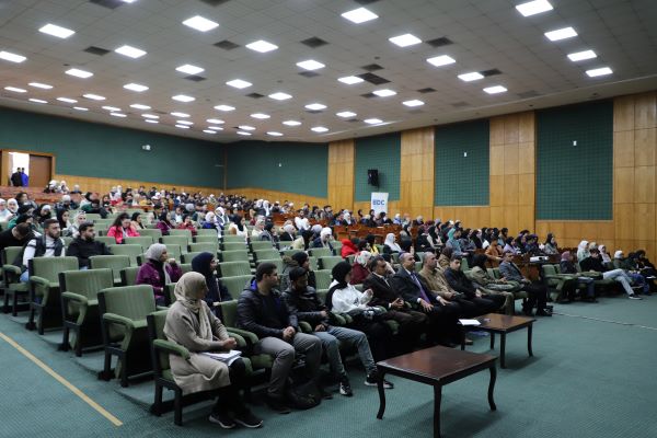 اليرموك: "عمادة شؤون الطلبة" و "مركز تطوير الأعمال" يعقدان سلسلة محاضرات إرشادية لطلبة الجامعة